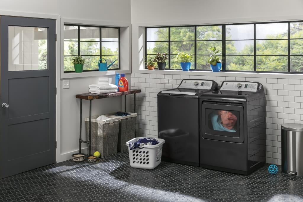 Laundry Room With GE Laundry Pair